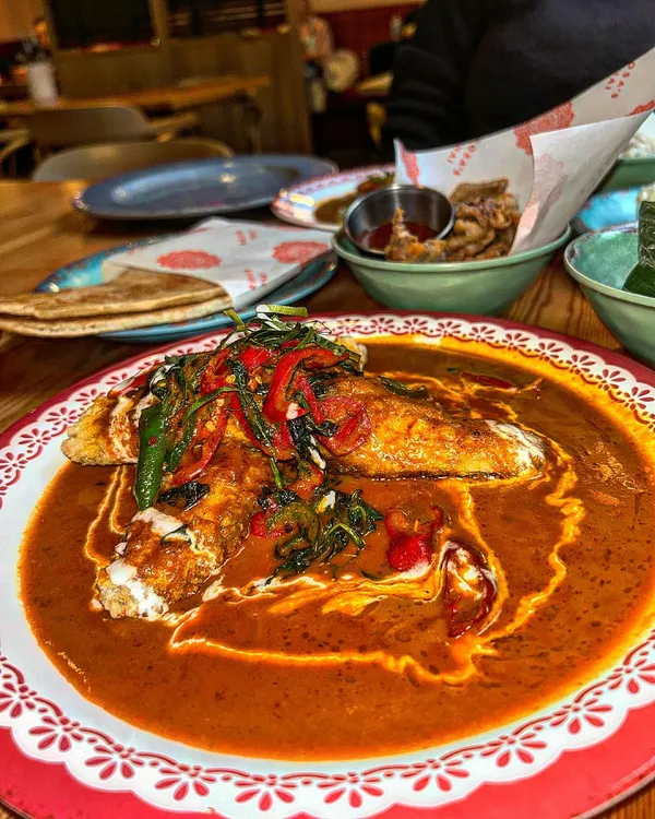 Delicious Thai Dinner at Rosa’s in York 🇹🇭😋🍽️

🏷️ @rosasthai 
📍 York & Other Locations

Rosa’s has launched its New Menu and you’ll certainly want to give it a try! 🍽️

There’s all their usual classics plus a great selection of new & updated dishes to choose from. 

Here’s what we tried: 

🐟 Seabass Chu Chi (NEW)
🌱 Veg & Tofu Panang Curry (NEW RECIPE) 
🥟 Fresh Summer Rolls 
🐷 Crispy Pork Bites (NEW)
🫓 Roti Bread 
🍚 Sticky Rice & Jasmine Rice 

Everything was delicious but the seabass curry was the real star of the show 🤩 In a thick red curry sauce, this dish had a kick to it and the flavours were spot on. So if you’re a fan of spicy food and seabass like myself, you’ll love this dish. 

Panang curry is just a classic and Rosa’s certainly knows how to do a good one 🙌🏻

Small plates all paired lovely with the mains. You could have them as a starter however we enjoyed having everything together, so I would recommend ordering this way. 

🍹 Cocktails were super yummy also 😍

I have never been to a Rosa’s Thai before as I tend to go for independents when choosing a Thai restaurant. However, I was very impressed by my first visit and would definitely visit again and recommend ☺️ Staff and service great also 👍🏻 

@joli_app ✨ 

GIFTED | INVITE

#rosasthai #thai #thairestaurant #york #foodie #foodreview