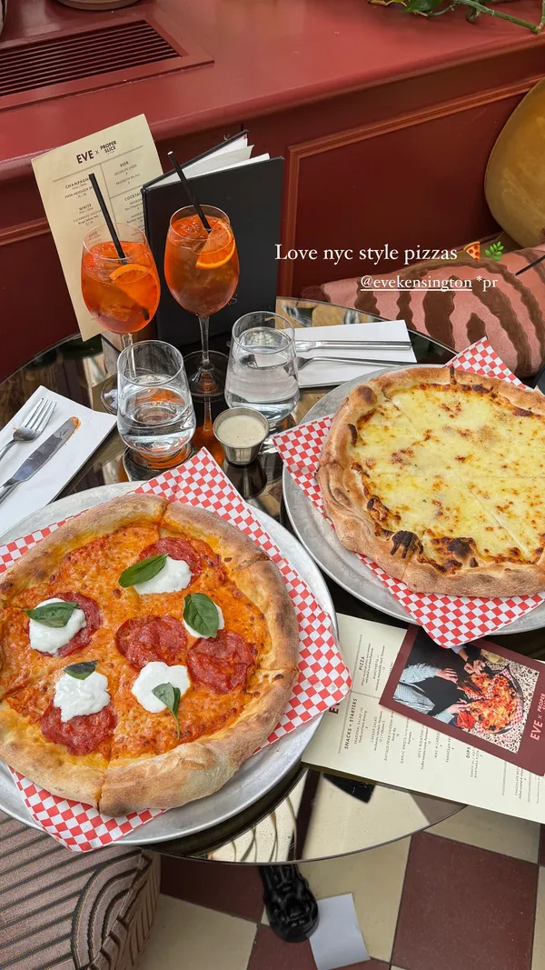 @joli_app  @evekensington *pr Love nyc style pizzas 🍕🌿