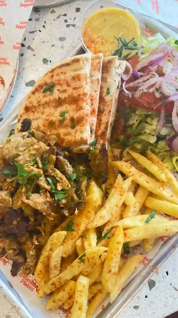 Have you ever wanted to try Vegan Greek food? 🇬🇷 

Then you have to try @smashingplantsuk @smashingplatesuk!! My friend and I went to the London Bridge branch and it did not disappoint! Thank you @nibbleapp for organising (PR Invite)

We got: 
🌱 Vegan Gyros box 
🌱 Vegan Gyros 
🌱 Cheesy Croquettes 
🌱 THIS isn’t chicken bites 
🌱 Pittanuts (with maple syrup and cinnamon)

We also had drinks including a really nice greek orangeade 

It was all AMAZING!! So tasty and filling and the flavours were incredible! I went with a non vegan friend who got vegan food too and they loved it! My absolute FAVOURITE part was the smashing yellow sauce which was phenomenal. I want to buy a bottle haha. It made everything taste even better! 

They have lots of vegan options so I will definitely be back to try the rest! 

#vegan #plantbased #greekfood #vegangreekfood #greek #gyros #highproteinvegan #vegandining #veganrestaurant #restaurant #greekrestaurant