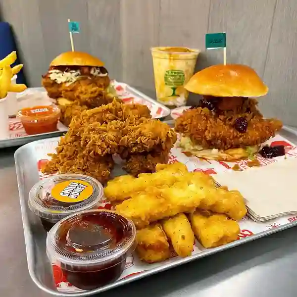 Fried buttermilk chicken made fresh in-store daily! The best tasting halloumi fries, and crispest batter😍

[GIFTED]

@butchies_london 
@nibbleapp

 #burger #chickenbreast #manvsfood #love #art #londonfoodies #eatout
#londoneats #foodspots #foodporn #food #londonrestaurants #networkingfoodies #lotus #foodblog #christmas #londonfoodguide#tastelondon #london #cheapeats #summer #market #holiday #exploring #friedchicken #chickenwings #chicken #milkshake #cheese