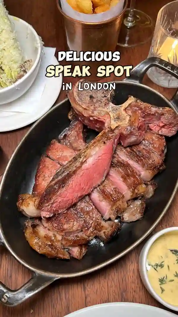 This video showcases Hawksmoor, a high-end steak and seafood restaurant in London.  It highlights various dishes including oysters (natural and Vietnamese), Devon crab on toast, a porterhouse steak with peppercorn sauce, beef dripping chips, and sticky toffee pudding. The restaurant's elegant ambiance, featuring dim lighting and plush seating, is also prominently displayed.  The video's main focus is a positive review of the food and service, emphasizing the high quality and deliciousness of the dishes.