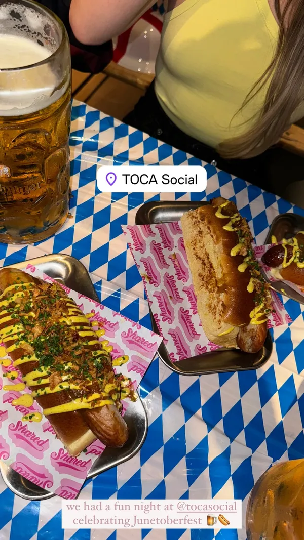 we had a fun night at @tocasocial celebrating Junetoberfest 🍺🌭