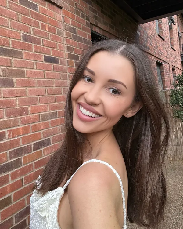 Life has had the biggest glow up recently ✨🥹 still hard to believe how far I’ve come in the past 6 months & I couldn’t be more grateful 🙏🏻 

Thought we were due a camera roll clear out catch up 😁:

1. Sunshine & smiles 
2. Post meeting with my new management team @_newgenagency_ who I signed with a few weeks ago, exciting things to come! 🥳
3. Night with my Mumma at one of our fave places @batandballldn 🧚🏻‍♂️ (gifted)
4. Current food hyper fixation; vegan burgers 😋 also not had curly fries in ages & had forgot how yummy they are hehe
5. Guys & Dolls at @_bridgetheatre - incredible show & a must see! Thank you @londontheatre 🎭 (gifted)
6. Dance class with @superdrug at @moveyourframe 💃🏻 
7. One of the 100s of photos I’ve taken of my perfect, handsome angel boy, Noah bear 💞