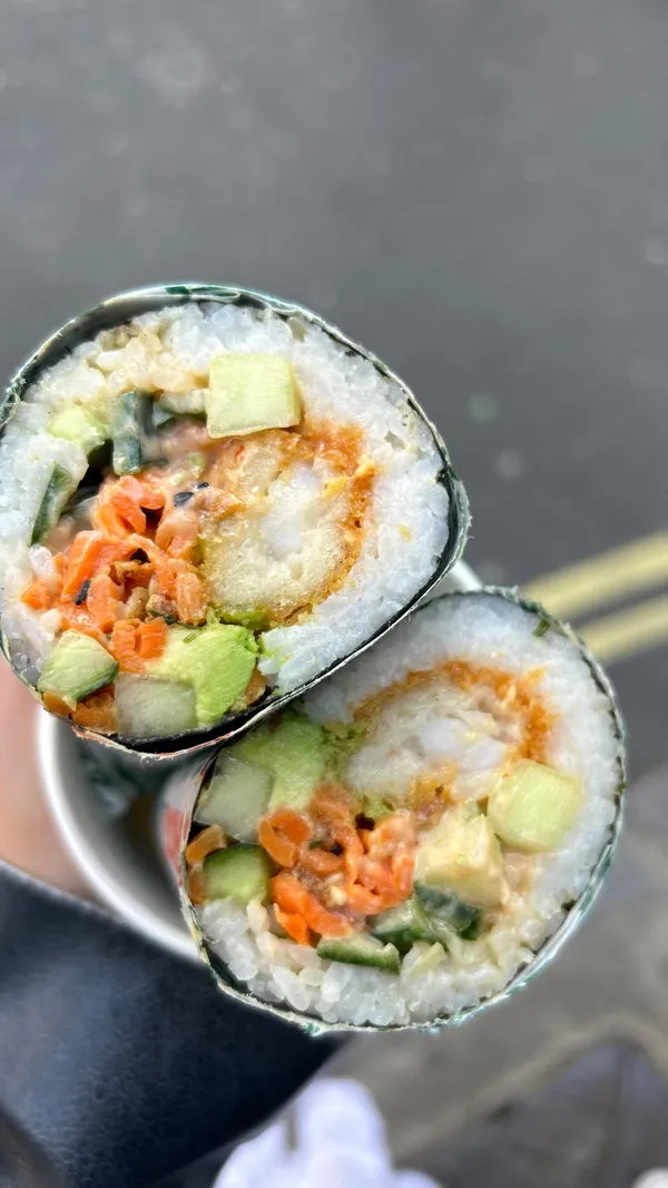 oh! i wasn’t sad! 
some lil foodie clips from the last couple months 🕯️

ft. @archwaybattersea @kilnsoho @tarantella_chiswick @chets_ldn @rosasthai @strakers__ @sushidoguk 

#londoneats #london #food #foodie #londonfoodie #londonfood #londonfoodguide #foodphotography #foodporn #foodphotography #instafood #explorelondon #secretlondon #dateideas #tiktok #sound #restaurant #battersea #clapham #sushi #saturday #dinner