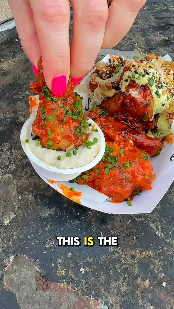 🐓 WORLD’S LARGEST CHICKEN WING FESTIVAL is coming to London! 🐓 @wingfestuk (Ad)
The London Wing Fest is returning to London Stadium this 26th, 27th and 28th of July and I’M GOING WOO!
If you’re a big fan of chicken wings like I am then get your tickets now via link in my bio ⤴️
See you there
X, Sarah
#scottishfood #glasgowlife #foodblog #glasgowblogger #scottishfoodbible #glasgowfoodlover #glasgoweats #scottishglasgowfoodies #foodblogger #scotlandfood #glasgowfood #glasgowfoodie #glasgow #glasgowfoodspots #LoveGlasgow #travelinladies #SimplyScotland #londonfood #london #londonfoodie #londonwingfest #chickenwingfestival #londonfoodies #joliapp @joli_app