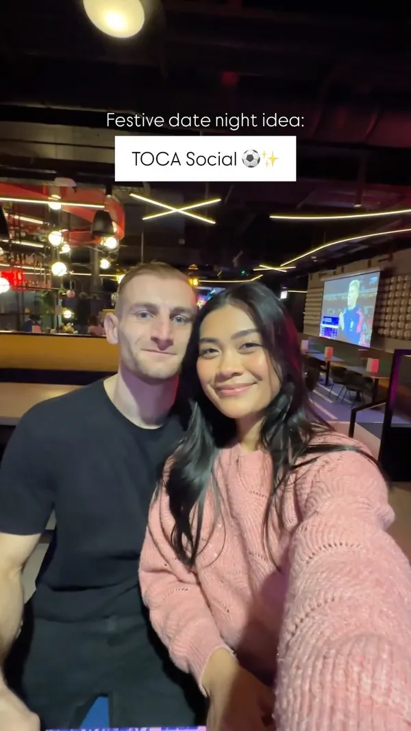 We’re back at @tocasocial and the vibes are getting festive 🎄✨

As you can see, we’re not great at football at all but we had so much fun regardless! Lots of laughs because we can’t kick a ball straight 🤣

Started off with Prosecco and then Bramble (Tanqueray Gin Blackberry, Lemon, Sugar) 🍸

We then warmed our empty stomachs with their Festive New York Dog (Mini New York Hot Dog, Pickled Red Cabbage, Cranberry Mayo), Pigs in Blankets (Honey & Mustard Pigs in Blankets), Panko Pumpkin Platter (Crispy Panko Pumpkin Pieces, Hoisin Cranberry Dipping Sauce) and roasted potatoes 😋

From now until 25tth November The Birmingham location starts from £12.50/pp off-peak (Mon-Thu) and £17.50/pp peak times (Fri-Sun).

PS. Due to the festive period, the prices differ; from 26th November until the festive period ends it’s £17.50/pp

Happy kicking ⚽️✨

Invite
@joli_app 

#tocasocial #birminghamuk #birminghambloggers #thingstodoinbirmingham #bullring #ugc #UGCcreator #ukugccreator #ugccommunity