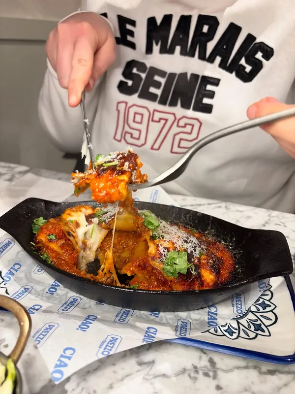 All my Italian favorites on one table 🍕🍝

[AD]

Lasagne al forno, chicken & roasted pepper pizza, ham & mozzarella pastacini ✨

📍 @prezzoitalianaberdeen