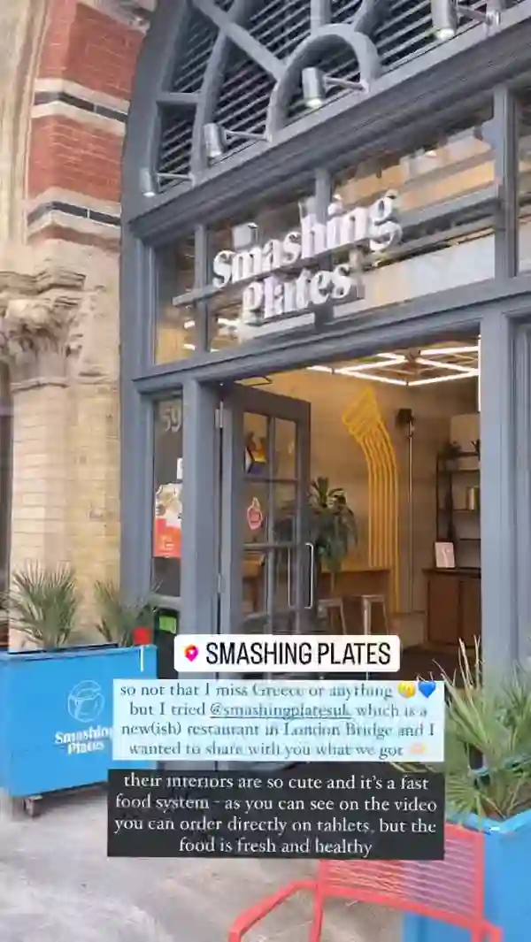 their interiors are so cute and it’s a fast food system - as you can see on the video you can order directly on tablets, but the food is fresh and healthy so not that I miss Greece or anything 🥲💙 but I tried @smashingplatesuk which is a new(ish) restaurant in London Bridge and I wanted to share with you what we got 🫶🏻