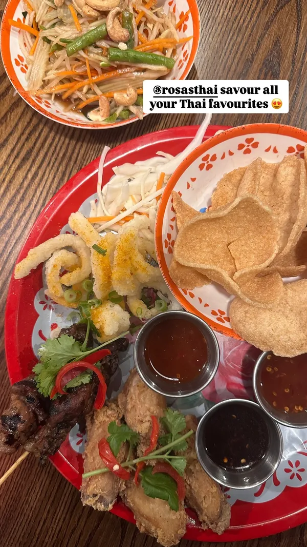 @tlfoodblogs  @rosasthai savour all your Thai favourites 😍