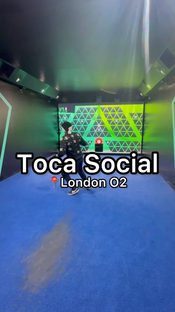 NEW Christmas Menu & VIBES @tocasocial 

The world’s first and only immersive football and dining experience. And first Interactive football experiences in London, Birmingham. To mark this special festive season they are doing Christmas menu and drinks and trust me when I say that this whole experience is a vibe 

Cost £24pp to play for an hour 🫡🙌🏿⚽️

#food #thingstodo #london #football