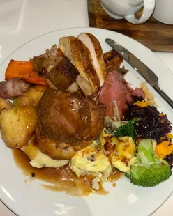Trio of meats with beef, chicken, pork, and sticky toffee pudding with cinder toffee and ice cream at Branches, Jesmond.