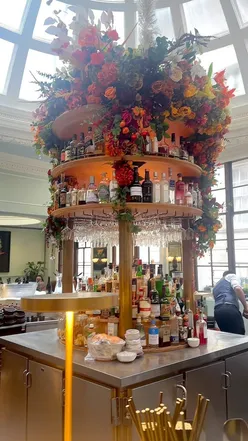 Vegan wild mushroom toast at a bottomless brunch with Prosecco and a lively DJ at 1 Lombard Street.