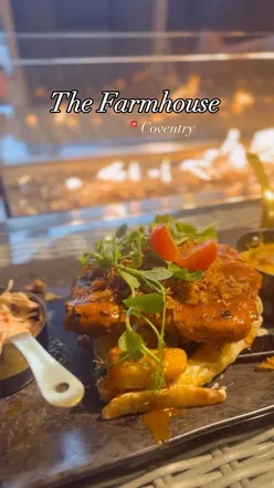Chicken chilli Mac with sauce-drizzled chips at Farmhouse Coventry, a popular family restaurant. #foodblogger #fyp
