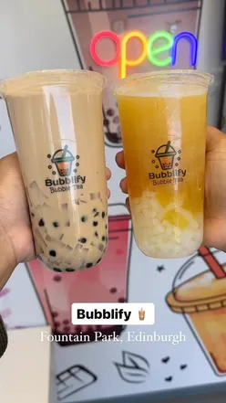 Bubble tea shop Bubblify at Fountain Park offers milky classic tea, lychee fruit tea with mango boba, and Karak chai.