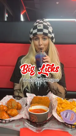 Delicious sweet chilli chicken bites and s'mores cookie dough at Big Licks, a top Glasgow restaurant.