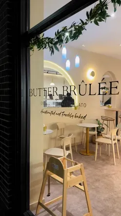 Warm smores and red velvet cookies from Butter Brรปlรฉe in Leicester, perfect for late-night cravings.