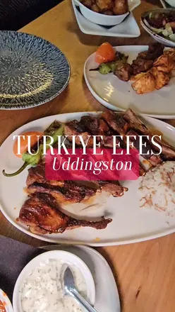 Delicious lamb chops and mixed grill at Tรผrkiye Efes, a top Turkish restaurant in Glasgow.