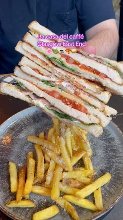 Club sandwich and veggie pizza at La casa del caffรฉ, Glasgow. Cherry blossom decor, accessible venue. #glasgowfood