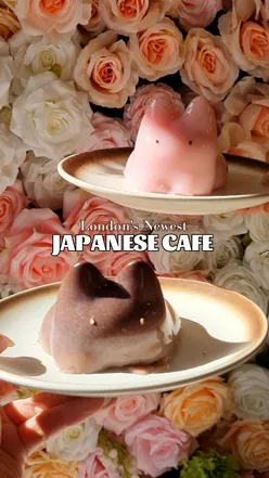 Adorable Tokyo Bagel cafe in Waterloo, featuring floral decor and delicious jelly bunnies, bagels, and lattes.