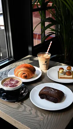 Delicious matcha and coffee at CLAP KA-FE, a new Japanese cafe in Knightsbridge, London.