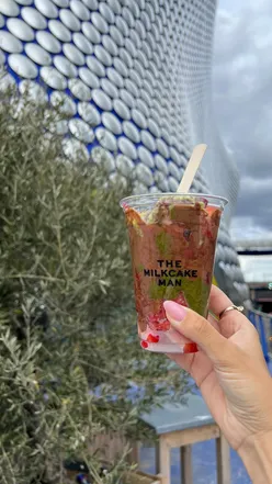 Dubai chocolate strawberries with pistachio kunafa, available at Selfridges Birmingham Food Hall by The MilkCake Man.