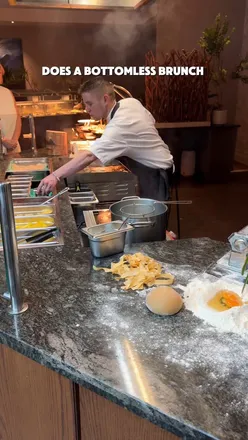 Indulge in a bottomless brunch at Fairmont St Andrews with cocktails, starters, desserts, and a delicious main.