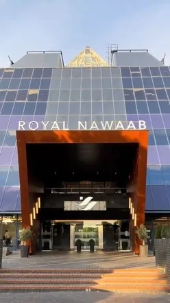 Royal Nawaab Pyramid buffet in Stockport with nacho station, aesthetic wedding venue, open for bookings and walk-ins.