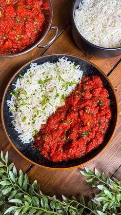 Chicken Tikka Chasni in stainless steel pan, quick 30-minute family meal, authentic curry sauce, by Laurens Cravings.