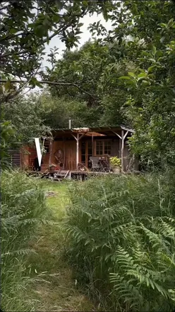 Herefordshire weekend guide: cabin stay with river swimming, gin tasting, coffee roasting, Garway Hill climb, farm-to-fork dining, and riverside walk.