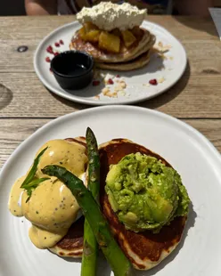 Brunch at Where the Pancakes are, London Bridge: Royal pancakes with poached eggs, Hummingbird pancakes with pineapple.