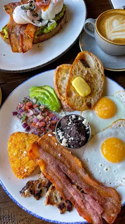 Mexican-inspired brunch at Lobo Rojo Quay in Gosforth with California fry up, avo on toast, and stylish interiors.