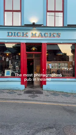 Dick Mackโs Dingle.
The best and the most photographed pub in Ireland?
A favourite of mine and many
Dates back to 1899 @dickmackspub also home to @dickmacksbrewhouse
Thank you Conor from @linnanesbar & Tom from @thelibertybellefrancisstreet and Ken from @turtlebaytavern for choosing one of the best as your favourite in Ireland!
#ireland #irish #food #irishfood #irishfoodie #irishpub #irishrestaurant #travel #irishtravel #irishpubvideo #irelandvideo #irishvideo #irishpubvideo exploreireland #dublin #irishbartender #breakfastireland #breakfastcork
#cassiestokesbestof #bestofireland #cork #bestofcork #bestpubindingle #dingleireland #dinglepub