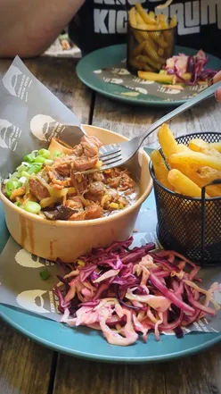 Delicious goat curry and po'boys from Mad Man's Munchies at Hagglers Corner, Sheffield, perfect for street food lovers!