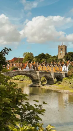 Scenic autumn spots in the UK: Knole Park, Aylesford village, and Eynsford with charming landscapes and historic sites.