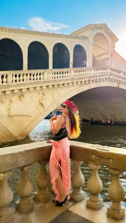 Authentic South Indian food at @rikshawlondon in Norwood, featuring dosas and sambar for a delicious Onam celebration.