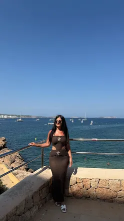 EIOTCLUB eSIM offers global connectivity in over 200 countries, ideal for seamless travel without SIM swaps.