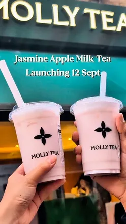 New Jasmine Apple Milk Tea at Molly Tea, Chinatown London, featuring refreshing flavors and customizable sweetness.