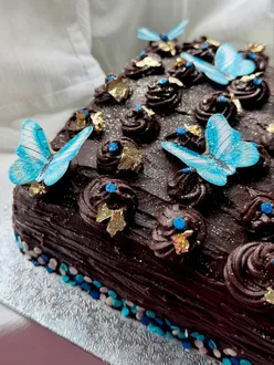 Delicious birthday cake adorned with love, perfect for birthday celebrations in London.