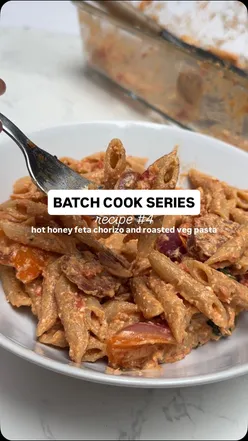 Delicious hot honey feta, chorizo, and roasted veg pasta dish, inspired by @jadecarolan_—perfect for sharing!