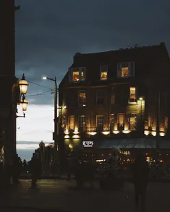 Autumn afternoon wander with a camera, capturing the beauty of longer evenings and seasonal changes.