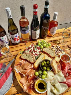 Excited adventurer ready for an Italy trip, sharing delicious food and travel inspiration from previous adventures.