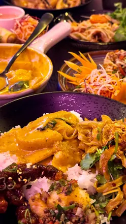 Enjoying a solo date at Mangosteen Bristol with papaya salad and soft shell crab on Gloucester Road.