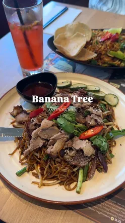 Delicious Thai calamari and prawn Pad Thai at Banana Tree, Birmingham, perfect for a relaxed lunch atmosphere.