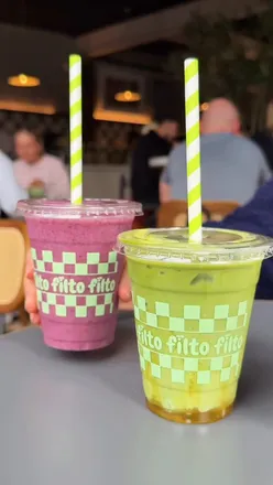 Brunch at Cafe Filto in Sandyford, Newcastle: Veggie Full, Pistachio Matcha, and Berrie Bliss Smoothie.