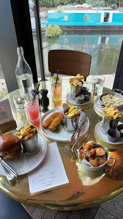 Enjoying lunch at The Lighterman, Granary Square, with canalside views and delicious comfort food.