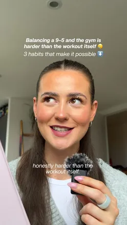 Tips for balancing a 9-5 job with fitness: gym bag prep, staple meals, and scheduling workouts.