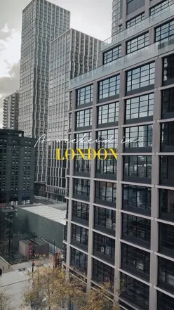 Weekend getaway in London, exploring the city skyline and vibrant atmosphere.