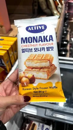 Korean frozen waffle sandwich filled with chestnut or chocolate, enjoyed at Manchester Arndale @oseyouk.