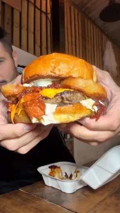 Wagyu Burger Co’s Steak Box & Rodeo Burger in Sheffield offer a rich, indulgent experience for beef lovers.