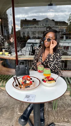 Brunch at White Mulberries with stunning Tower Bridge views and a spread of delicious dishes including Turkish Eggs and Loaded Banana Bread.